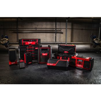 Hangszórók, rádiók